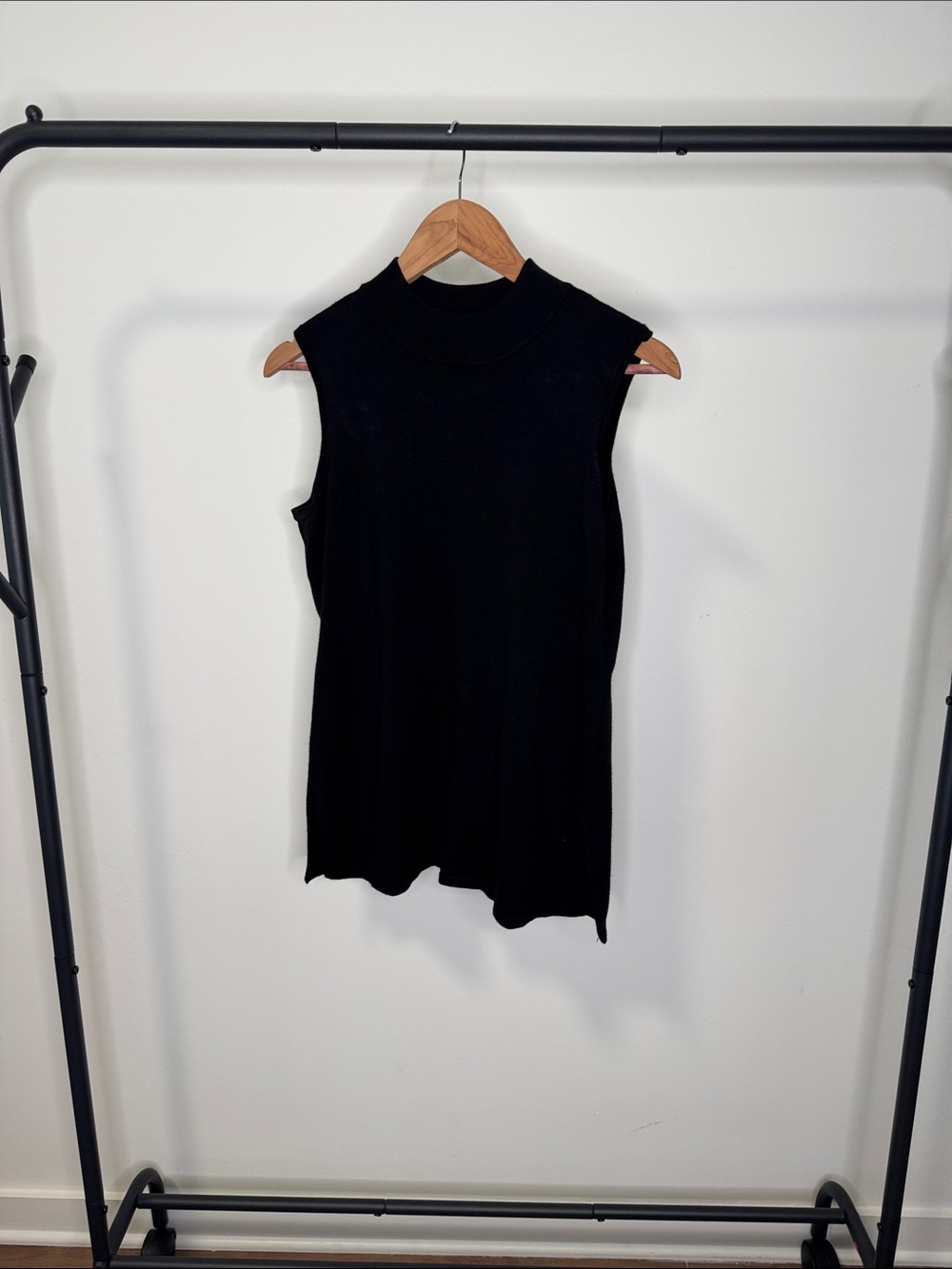 JM Collection Black Sleeveless Mock-Neck Tank Top